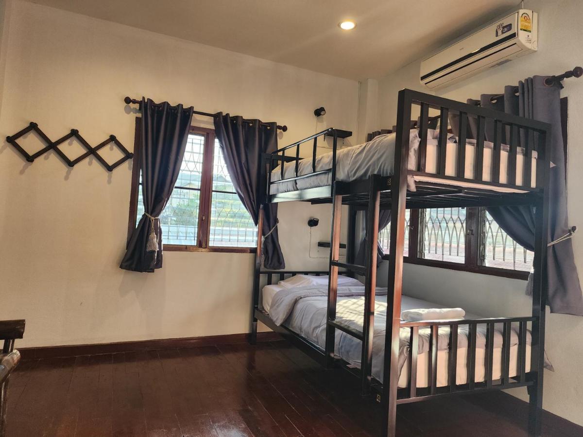 Blue Moon House - A Budget Hostel For Easy Travellers شيانغ ماي المظهر الخارجي الصورة
