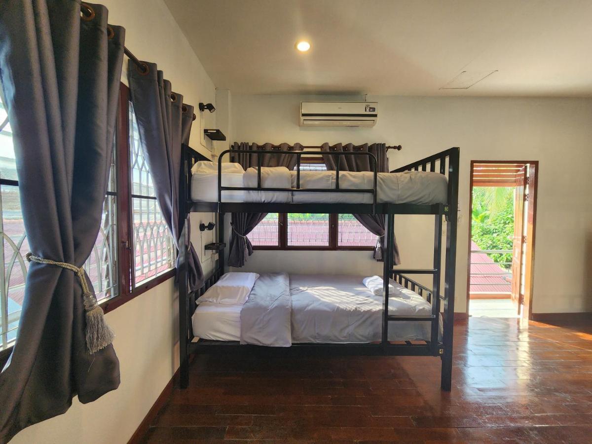 Blue Moon House - A Budget Hostel For Easy Travellers شيانغ ماي المظهر الخارجي الصورة