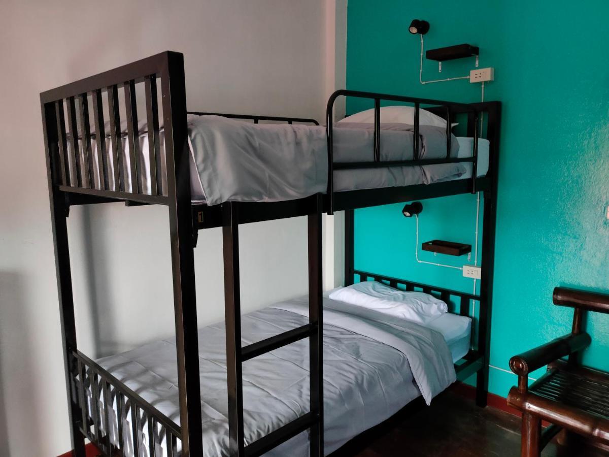 Blue Moon House - A Budget Hostel For Easy Travellers شيانغ ماي المظهر الخارجي الصورة