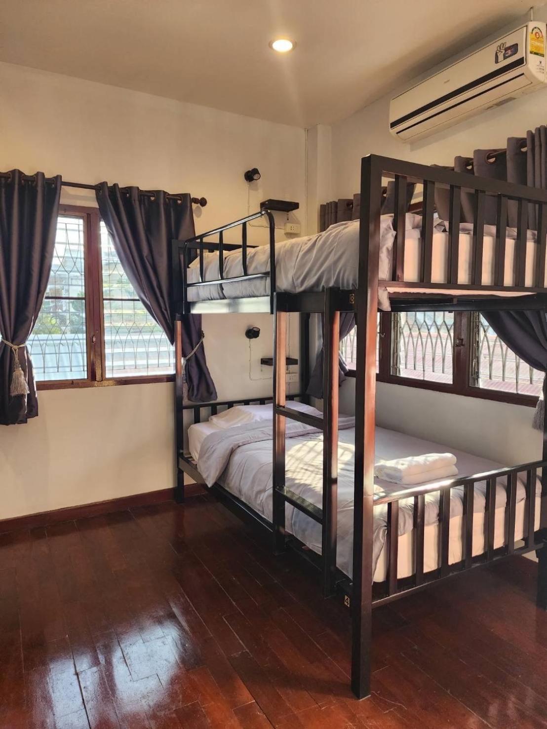 Blue Moon House - A Budget Hostel For Easy Travellers شيانغ ماي المظهر الخارجي الصورة
